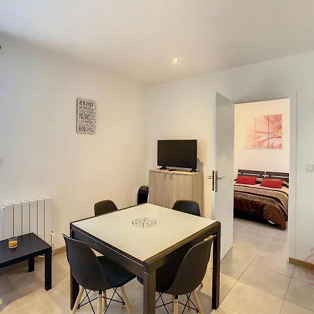F2 Avec Wifi A 150m Des Thermes Et Centre-ville De - Fr-1-451-149 Daire