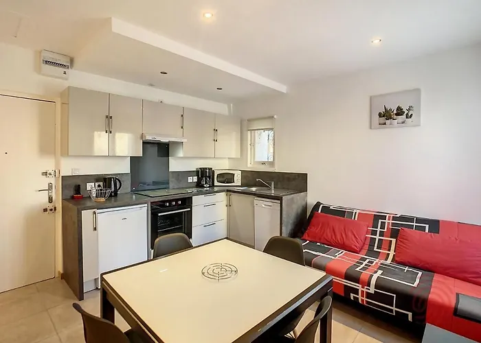 F2 Avec Wifi à 150m Des Thermes Et Centre-ville De - Fr-1-451-149 Apartamento