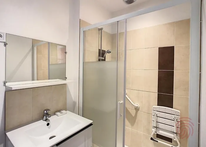 Apartamento F2 Avec Wifi à 150m Des Thermes Et Centre-ville De - Fr-1-451-149 Lamalou-les-Bains